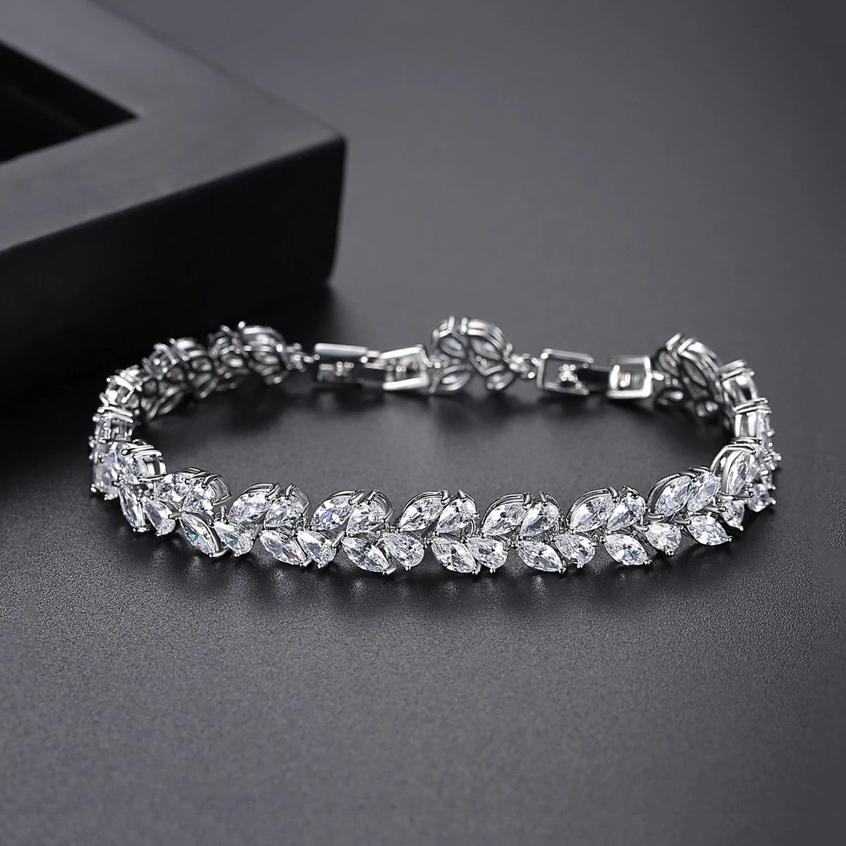 Vine Leaf Crystal Tennis Bracelet | Silver