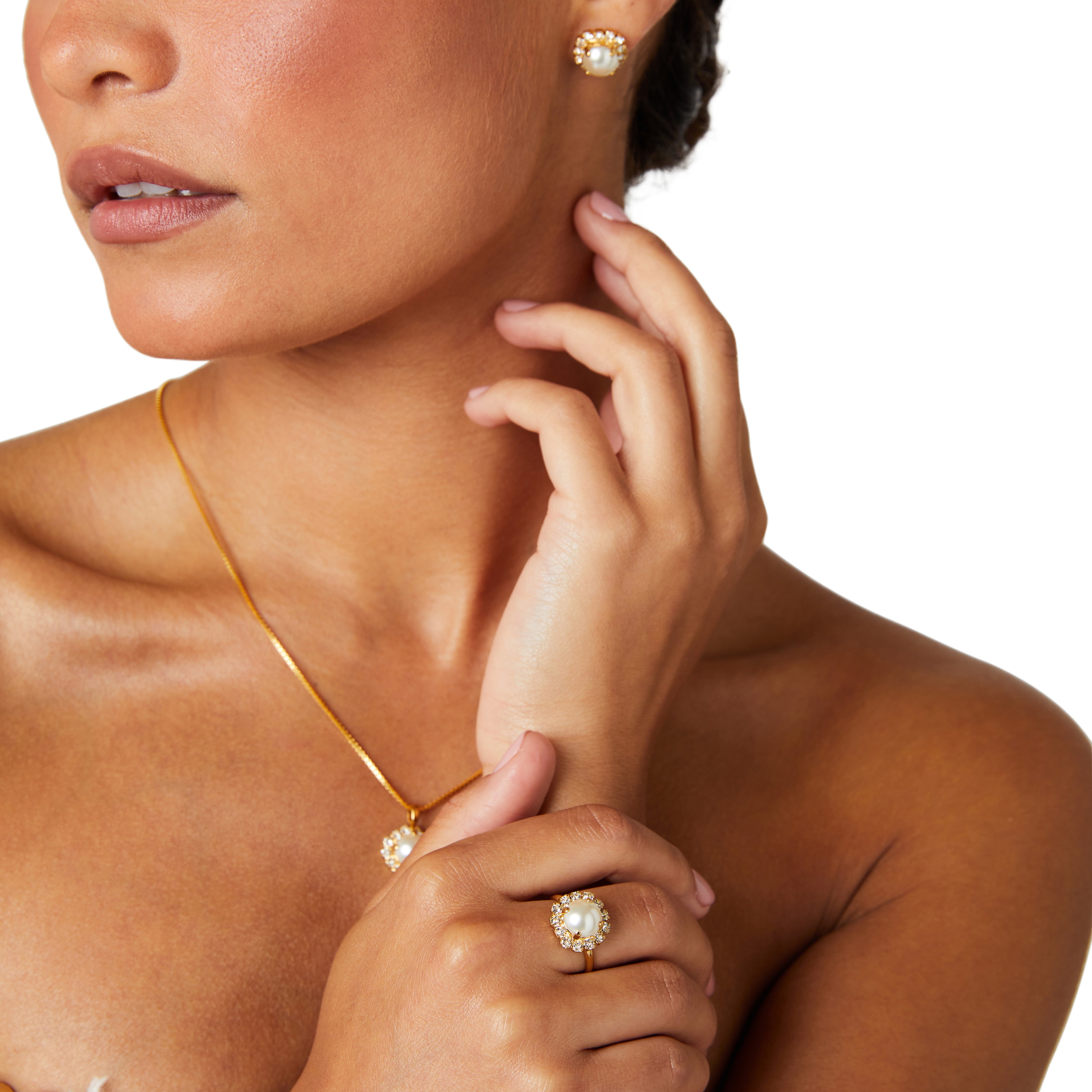 Halo Pendant, Gold Necklace, Pendant, Statement Necklace, Wedding Necklace, Going Out Necklace, Swarovski Necklace, White Necklace, Beautiful Necklace, Pearl Necklace