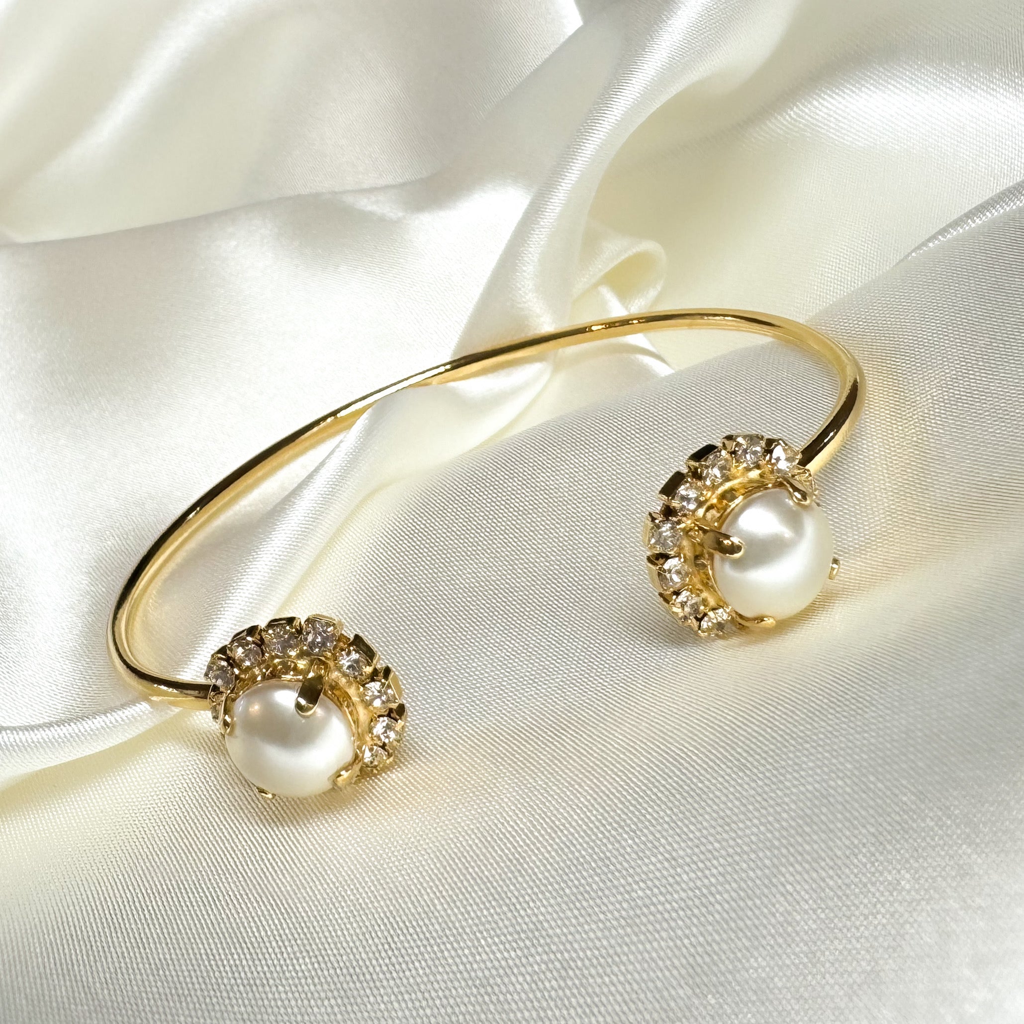 Eternal Halo Cuff Bracelet | Pearl | Gold