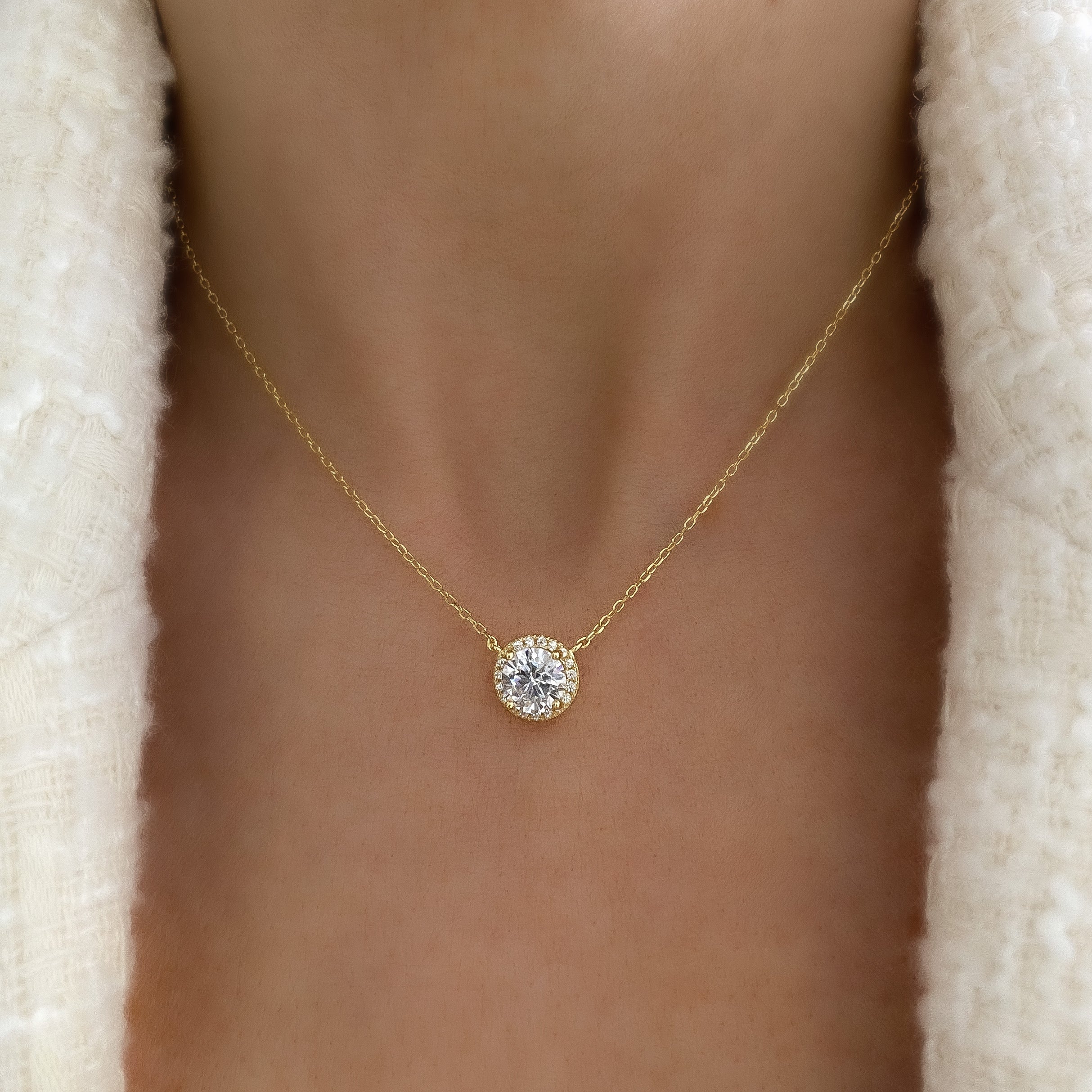 Solitaire Supreme Sparkle Halo Pendant Necklace | Gold