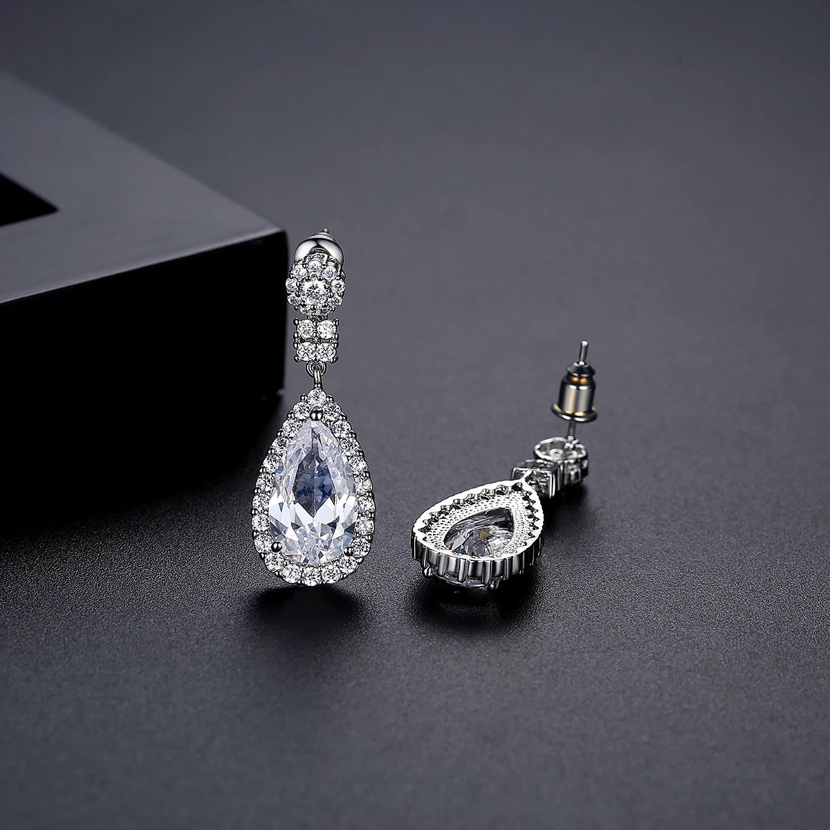 Silver earrings, teardrop earrings, wedding earrings, drop earrings, party earrings, silver earrings, going out earrings, statement earrings