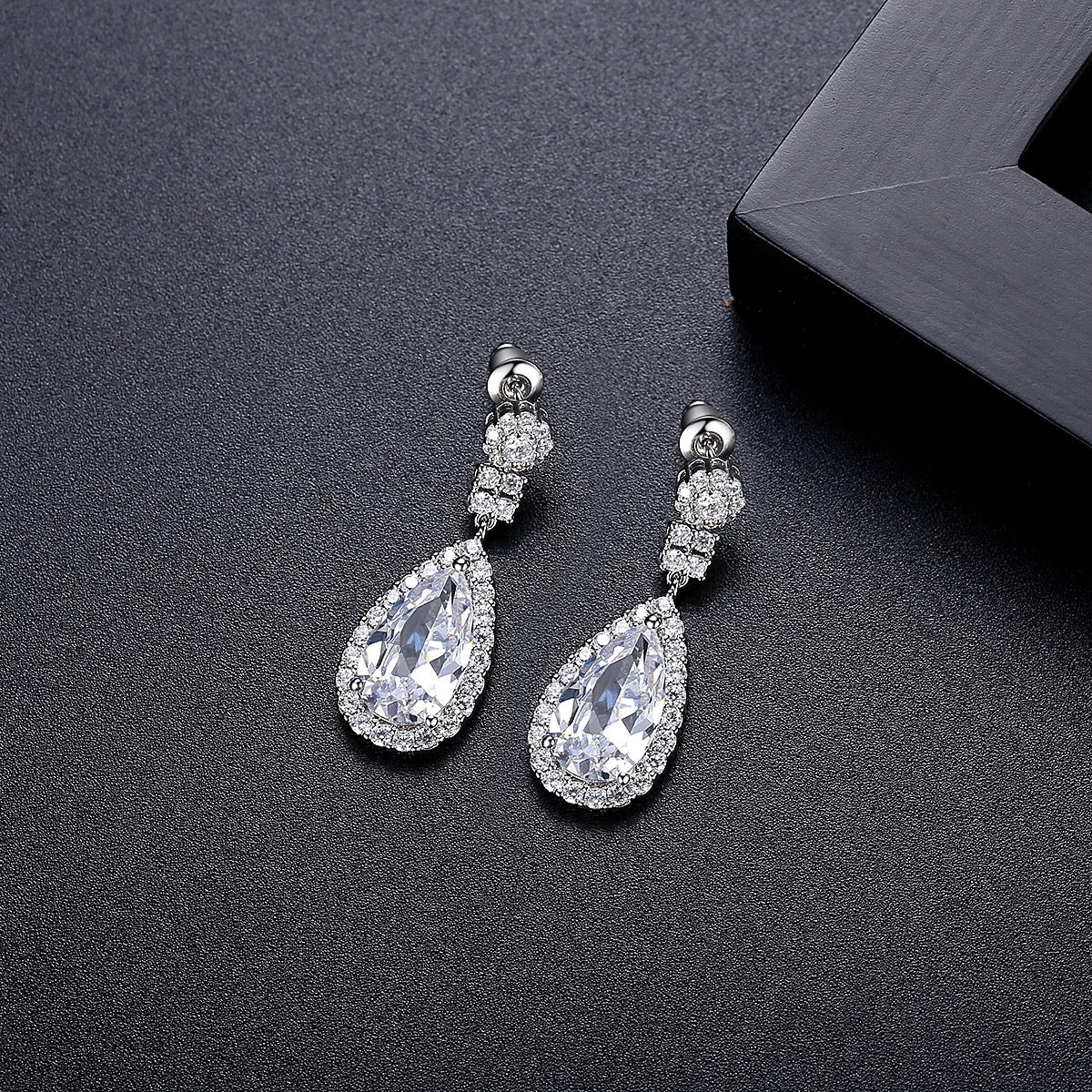 Silver earrings, teardrop earrings, wedding earrings, drop earrings, party earrings, silver earrings, going out earrings, statement earrings