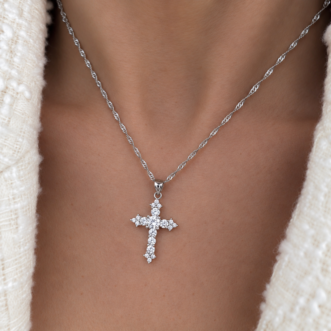Cross Pendant Necklace | Silver