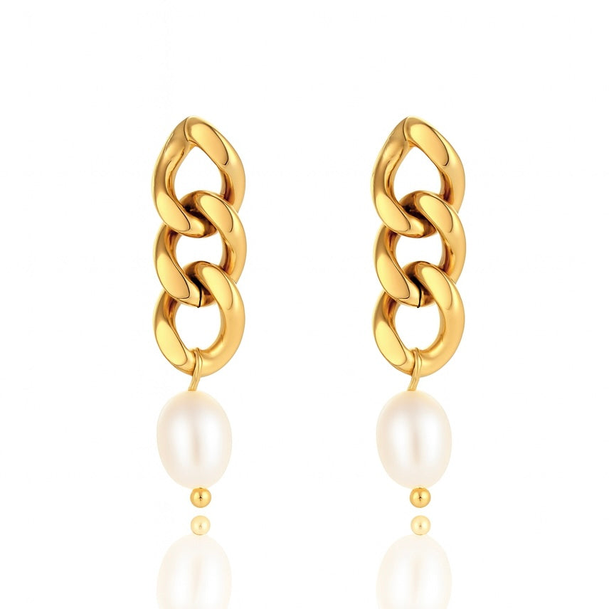 Duet Baroque Pearl And Curb Chain Earrings | Gold