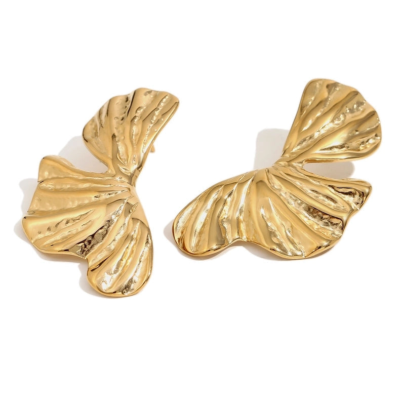 18k gold plated stainless steel with hammered finish, Gold leaf-shaped statement earrings with textured surface, Tropical-inspired hammered gold earrings with reflective detail, Sculptural gold earrings with nature-inspired leaf design, Elegant hammered gold earrings with modern tropical style