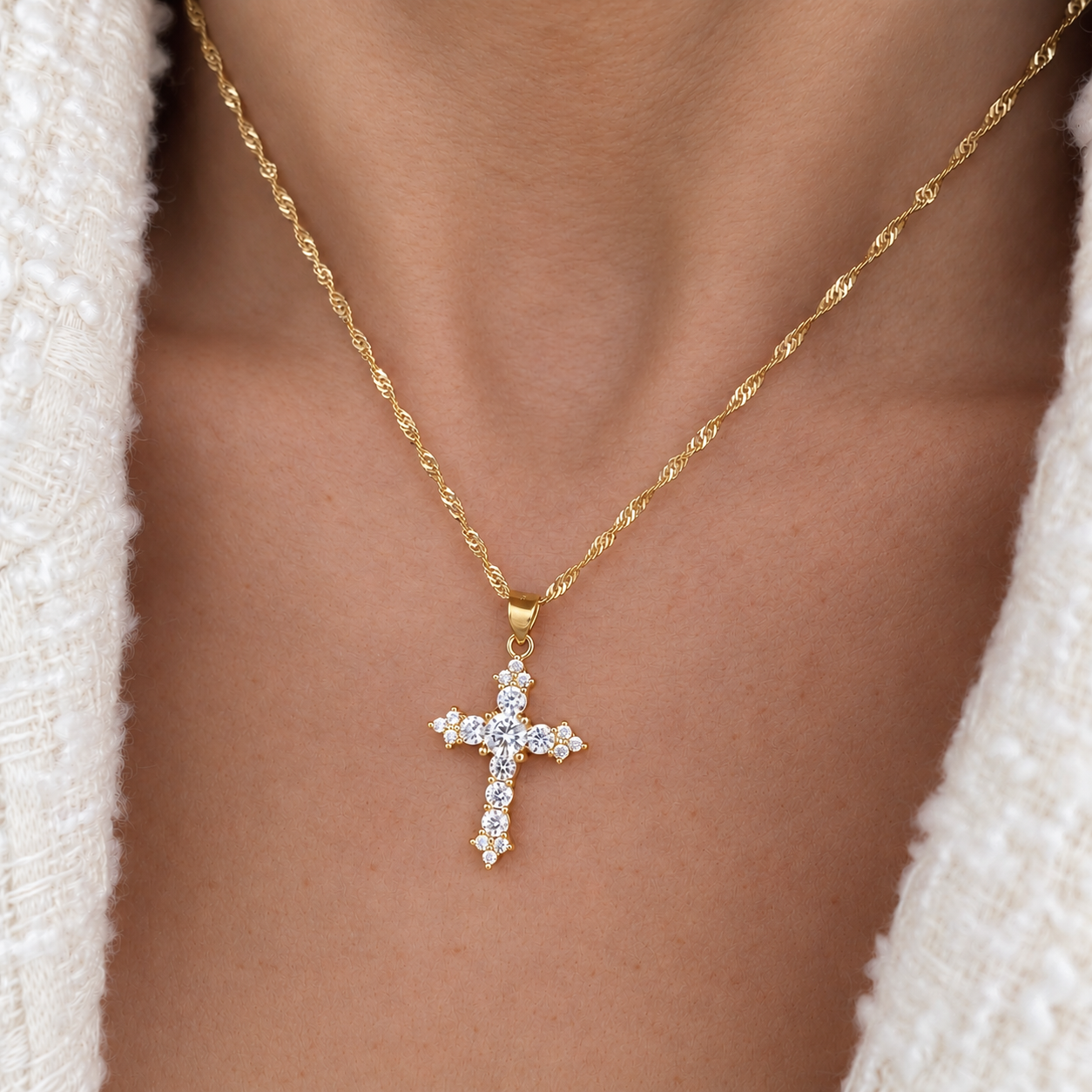 Cross Pendant Necklace | Gold