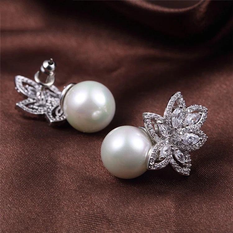 Silver earrings, pearl earrings, going out earrings, wedding earrings, drop earrings, party earrings, silver pearl earrings, pearl earrings, bridal earrings, statement earrings