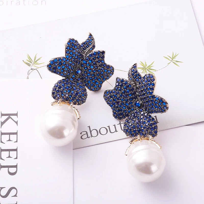 Sapphire earrings, navy blue earrings, Gold earrings, pearl earrings, going out earrings, wedding earrings, golden earrings, drop earrings, party earrings, gold pearl earrings, pearl earrings, bridal earrings, statement earrings